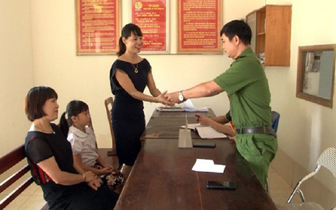 Cô bé 9 tuổi trả lại phong bì 50 triệu đồng cho người đánh rơi Ảnh 2