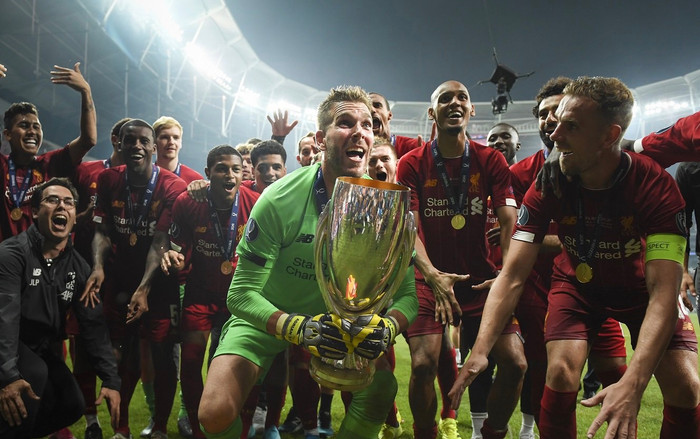 Bị CĐV 'ám hại', Liverpool méo mặt vì mất thêm thủ môn Adrian Ảnh 2