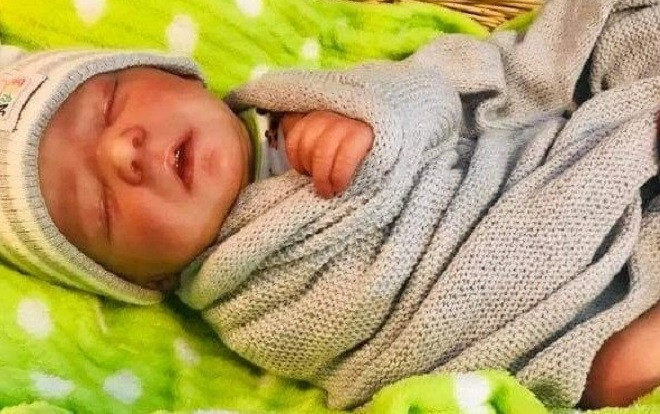 Nói 'con sơ sinh chết ngay khi chào đời', cặp đôi nhận tiền hỗ trợ từ mạnh thường quân nhưng sự thật phía sau khiến tất cả đều sốc Ảnh 2