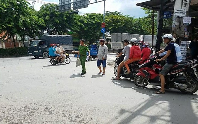 Trích xuất camera làm rõ vụ hai tài xế xe ôm ở Sài Gòn lao vào chém nhau nghi tranh giành khách Ảnh 2