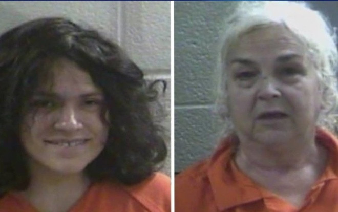 Mẹ để con 16 ngày tuổi trong xe hơi với kiến bò đầy mặt giữa trời nắng nóng Ảnh 2