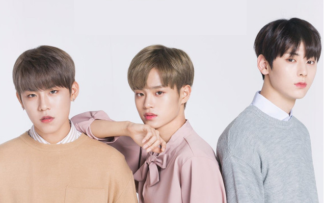 Fan Wanna One rần rần: Anh em Minhyun, Woojin, Daehwi 'tay bắt mặt mừng' hội ngộ trên sân khấu KCON LA Ảnh 2
