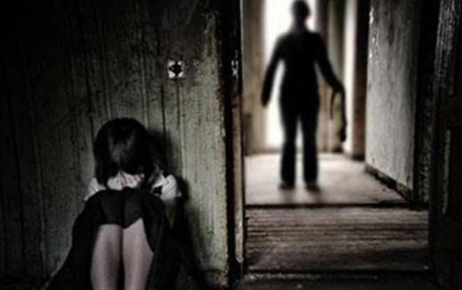 Bắt gã hàng xóm cho bé gái 10.000 đồng rồi thực hiện hành vi đồi bại Ảnh 2