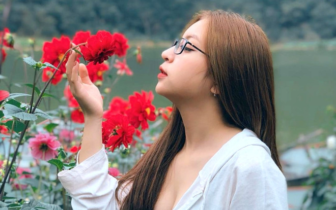 Giữa tâm bão chia tay Quang Hải, Nhật Lê muốn 'cùng người mình thương sống một đời bình an' Ảnh 2