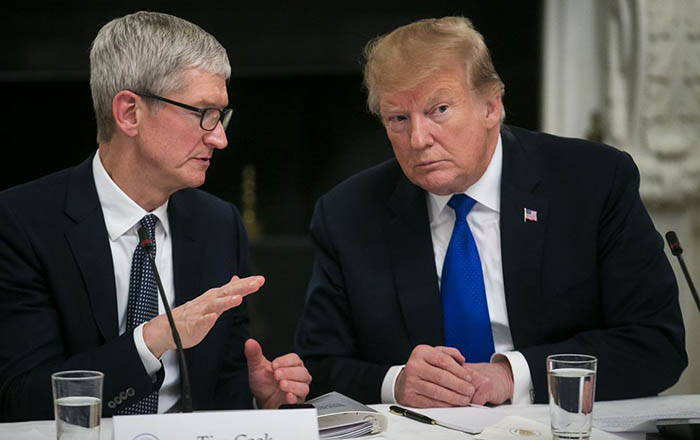 CEO Apple Tim Cook kể khó về Samsung với Tổng thống Mỹ Donald Trump Ảnh 2