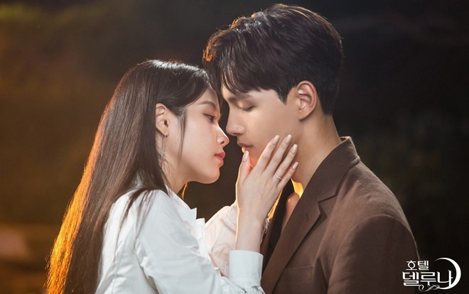 Phim 'Hotel Del Luna' của IU và Yeo Jin Goo đạt rating cao nhất ở tập tối qua khi có sự xuất hiện của 2 cameo Ảnh 2