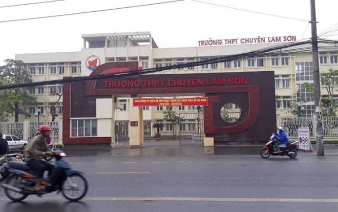 Trao thưởng 750 triệu đồng cho giáo viên và học sinh trong các kỳ thi Olympic Ảnh 2