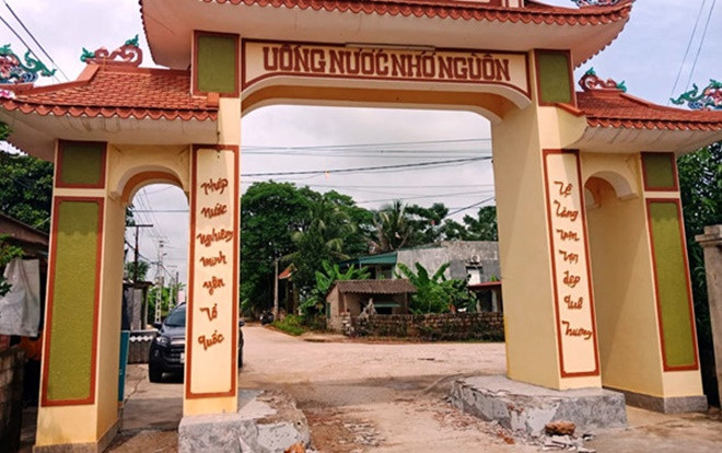 Người dân đánh trống tri hô vây bắt nhóm thanh niên đập phá cổng làng ở Thanh Hóa Ảnh 2