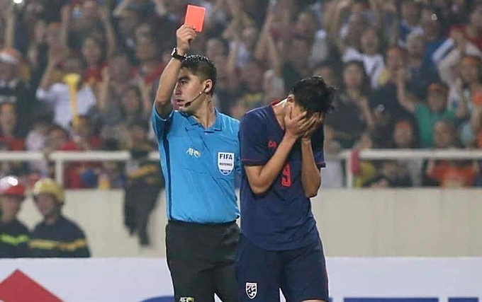 Loại khắc tinh của Việt Nam, Thái Lan trao niềm tin cho tiền đạo từng đấm Đình Trọng Ảnh 2