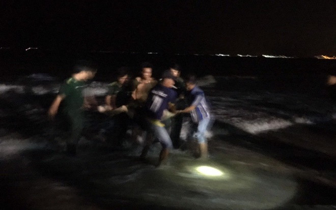 Du khách bị sóng lớn cuốn mất tích khi tắm biển Phan Thiết: Tìm thấy 2 thi thể Ảnh 2