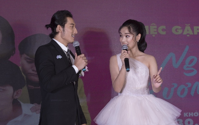 Liên Bỉnh Phát ngẫu hứng hát 'Mãi mãi bên nhau' trong đám cưới với Hoàng Yến Chibi Ảnh 2