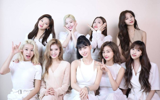 Đâu chỉ mình Kang Daniel, những anh chàng này cũng bị thu hút bởi các thành viên của TWICE Ảnh 2