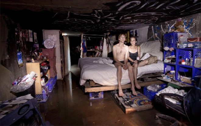 Góc khuất sau Las Vegas hào nhoáng: Cuộc sống chui rúc của 'cư dân chuột chũi' trong đường hầm bẩn thỉu, nhặt thức ăn thừa từ thùng rác Ảnh 2