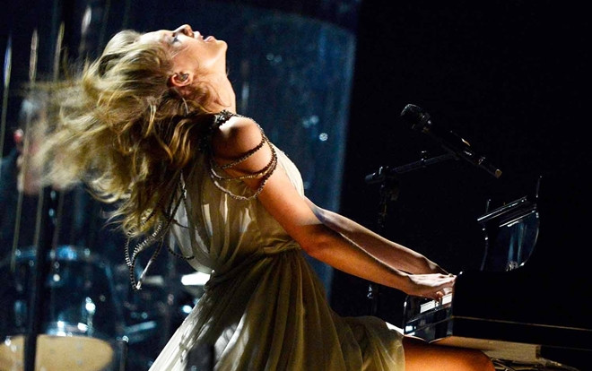 Những phác thảo đầu tiên về bản tình ca All too well được công bố, Swifties suýt 'té ngửa' vì một điều Ảnh 2