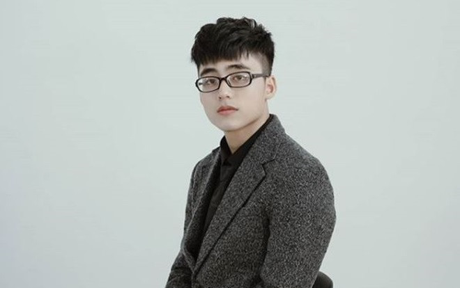 Clip: Việt Hoàng - em trai Sơn Tùng M-TP trổ tài cover hit nhạc Hoa lời Việt một thời Ảnh 2