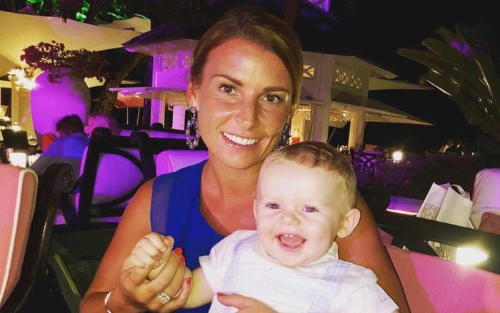 Xót xa vợ Rooney ở nhà trông con, còn chồng dẫn gái lạ vào khách sạn Ảnh 2