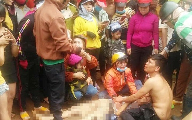 Cho rằng xe CSGT truy đuổi gây tai nạn, nhiều người dân kéo đến vây hiện trường Ảnh 2