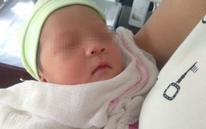 Phát hiện bé gái 3 ngày tuổi đang khóc lớn bị bỏ rơi ở rìa đường tại Hải Phòng Ảnh 2