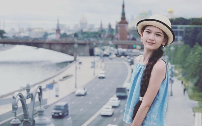 Em gái đang gây sốt của Đặng Văn Lâm: Xinh như búp bê, giỏi 3 thứ tiếng Ảnh 2