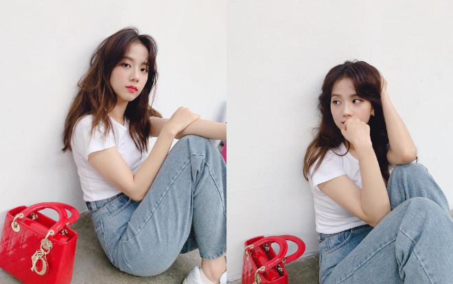 Chỉ đơn giản là hình chụp vội sau hậu trường với áo thun, quần jeans thôi mà Jisoo vẫn xinh như mộng Ảnh 2