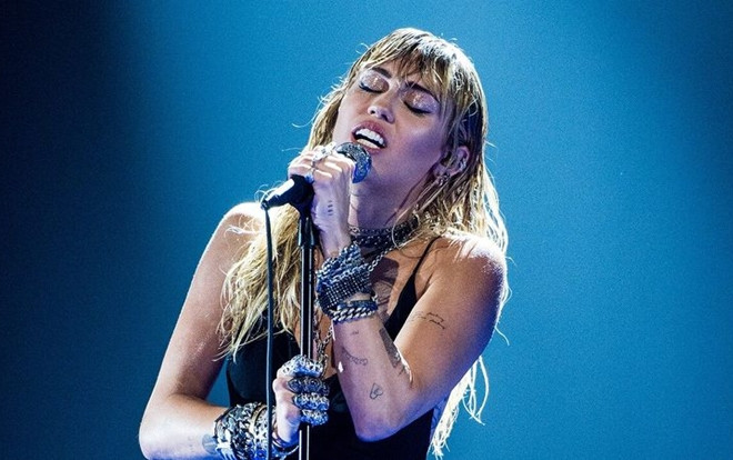 Hậu trình diễn tại MTV VMAs 2019, Slide Away của Miley Cyrus leo hạng vùn vụt trên Itunes Mỹ Ảnh 2