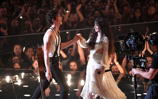 Senõrita của Shawn Mendes và Camila Cabello được đánh giá là một trong những sân khấu tệ nhất MTV VMAs 2019 Ảnh 2