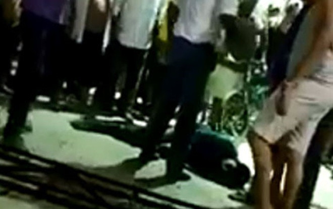 Đưa cháu tới bệnh viện, hai người đàn ông bị đám đông đánh đập đến chết vì lý do oan nghiệt Ảnh 2