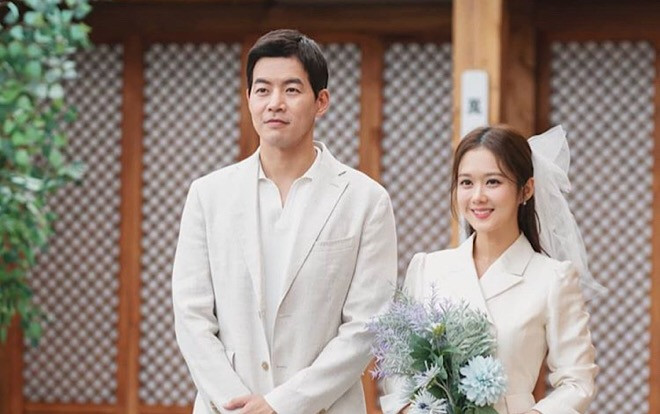 'VIP': Jang Nara và 'anh chồng quốc dân' Lee Sang Yoon tung ảnh cưới đẹp như mơ Ảnh 2