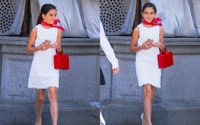 Con gái Tom Cruise chân dài, thần thái như người mẫu sải bước trên phố khiến ai cũng phải ngước nhìn Ảnh 2