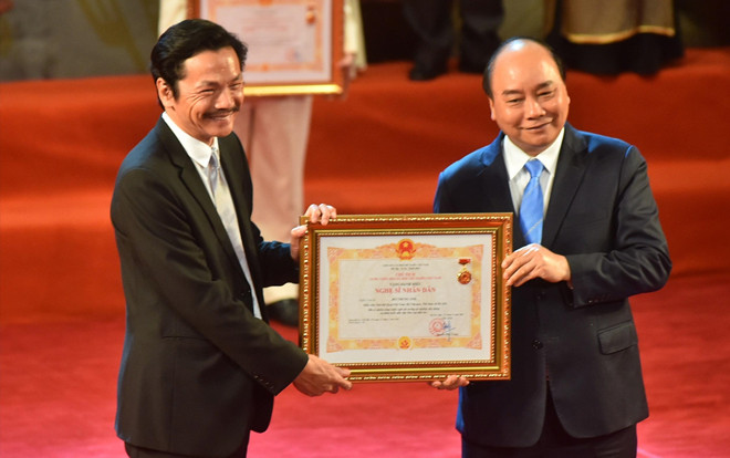 Lễ trao tặng danh hiệu NSND - NSƯT lần thứ 9: Nghệ sĩ Trần Hạnh nghẹn ngào; Trung Anh, Công Lý rạng rỡ trong hạnh phúc Ảnh 2