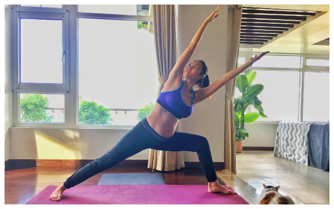 'Bụng một rổ' nhưng siêu mẫu Phương Mai vẫn khiến chị em thán phục khi thực hiện các động tác yoga Ảnh 2