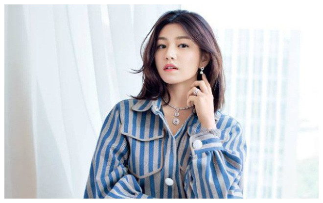 Giữa tin đồn ly hôn 'Tiểu Long Nữ' Trần Nghiên Hy lặng lẽ tới trường quay thăm chồng Ảnh 2