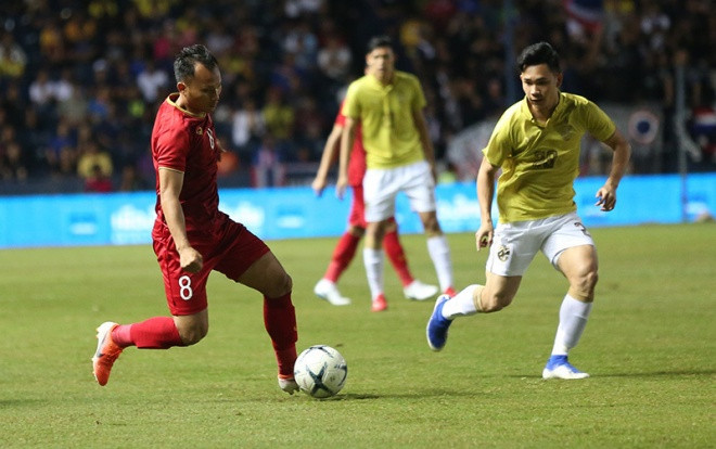 Báo Thái 'sốc' khi Trọng Hoàng đang chấn thương vẫn tham gia tập luyện Ảnh 2