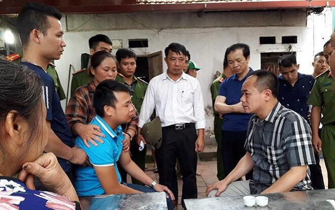 Vụ anh cầm dao thảm sát cả nhà em trai: Người đàn ông suy sụp khi mất đi cùng lúc 4 người thân, gia đình nghi phạm phải tạm sang nhà ngoại Ảnh 2