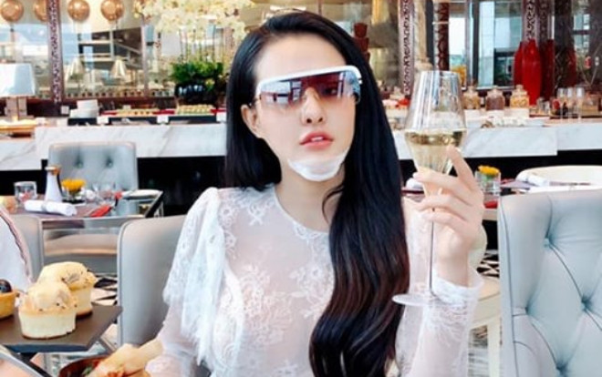 Ngân 98 đăng ảnh băng bó kín mít vùng cằm, dân tình ngã ngửa khi nghe lý do thật Ảnh 2