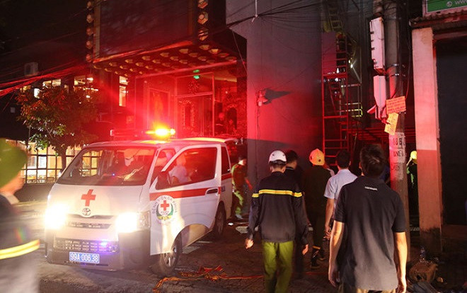 Quán karaoke 8 tầng bốc cháy dữ dội, một nam thanh niên tử vong Ảnh 2