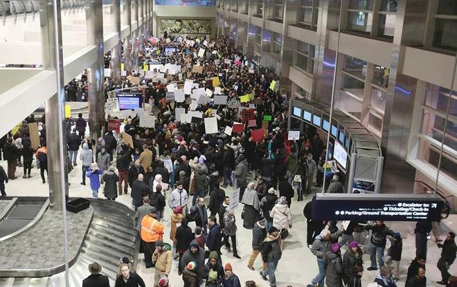 Bị phát hiện trong hành lý có áo chống đạn, nam sinh Trung Quốc không được du học Mỹ Ảnh 2