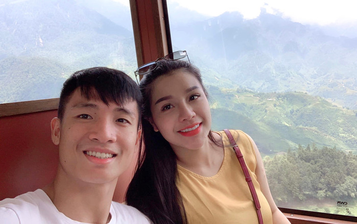 Nhan sắc một trời một vực giữa người yêu Bùi Tiến Dũng so với vợ trung vệ ĐT Thái Lan Ảnh 2