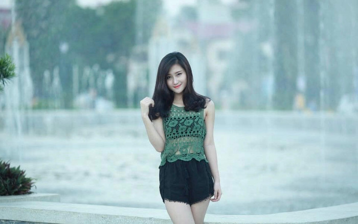 Nàng WAGs Thái Lan 'kém sắc' hơn hẳn bạn gái Huy Hùng Ảnh 2