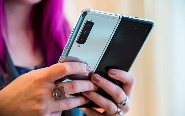 Samsung sẵn sàng ra mắt smartphone màn hình gập thứ hai, lần này mời hẳn nhà thiết kế để hoàn thiện Ảnh 2