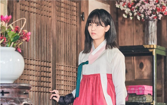 Sửng sốt trước tạo hình kỹ nữ của Kim So Hyun trong phim hài lãng mạn 'Sử ký Nok Do' Ảnh 2