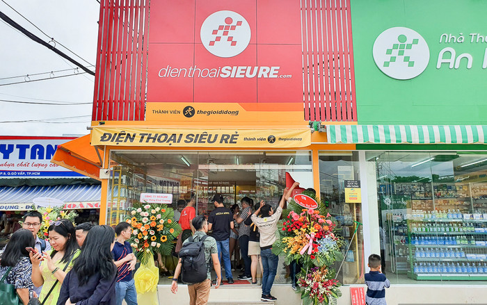 Thế Giới Di Động đồng loạt mở 10 cửa hàng Điện thoại Siêu Rẻ Ảnh 2