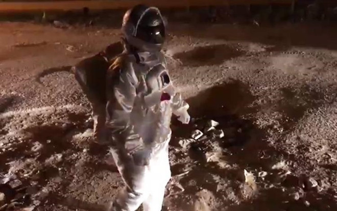 Video 'phi hành gia đi trên Mặt trăng' gây xôn xao Ấn Độ Ảnh 2