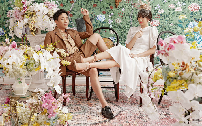 Hari Won - Trấn Thành mặc sành điệu âu yếm ôm nhau đón trung thu Ảnh 2