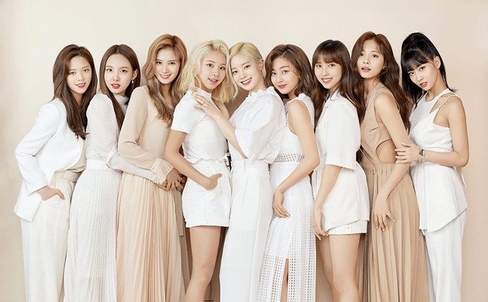 Màn comeback tại quê nhà còn chưa lên sóng, Twice đã rục rịch công phá xứ hoa Anh Đào bằng album mới