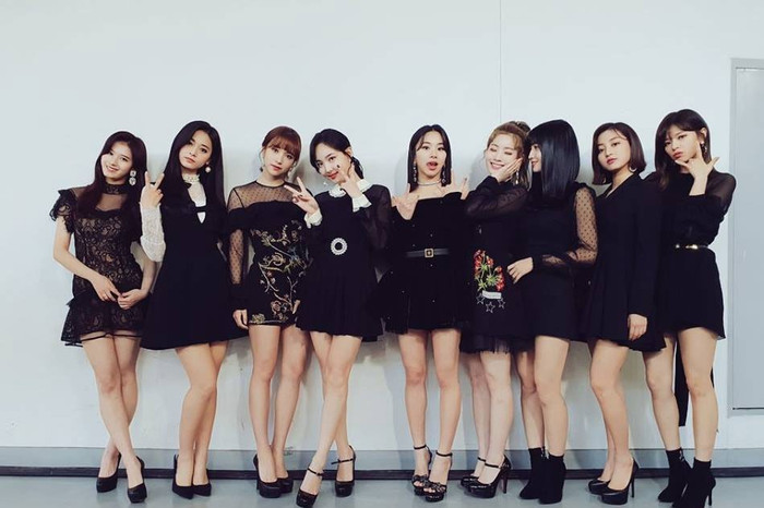 Màn comeback tại quê nhà còn chưa lên sóng, Twice đã rục rịch công phá xứ hoa Anh Đào bằng album mới