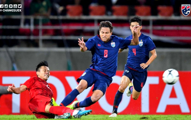 Fans 'tấn công' cầu thủ Thái Lan đánh Văn Hậu, đạp Ngọc Hải Ảnh 2