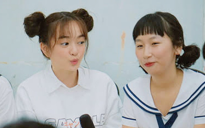 Lần đầu dự lễ khai giảng tại Việt Nam, Kaity Nguyễn kết hợp cùng Trang Hý 'náo loạn' trường cũ của hotgirl Trịnh Thảo Ảnh 2