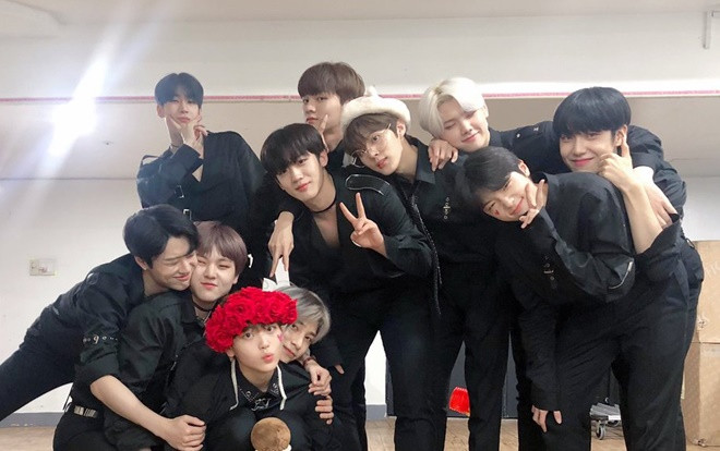 Tiếp tục vượt Red Velvet, X1 thắng cúp thứ 4 trên 'Music Bank' sau 10 ngày debut Ảnh 2