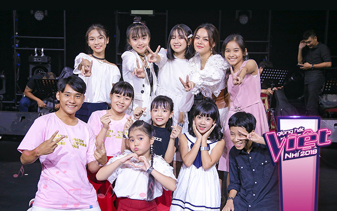 Phạm Quỳnh Anh giới thiệu dàn trò cưng The Voice Kids tại Fan Meeting, cùng cover hit đình đám Tuổi xì tin Ảnh 2